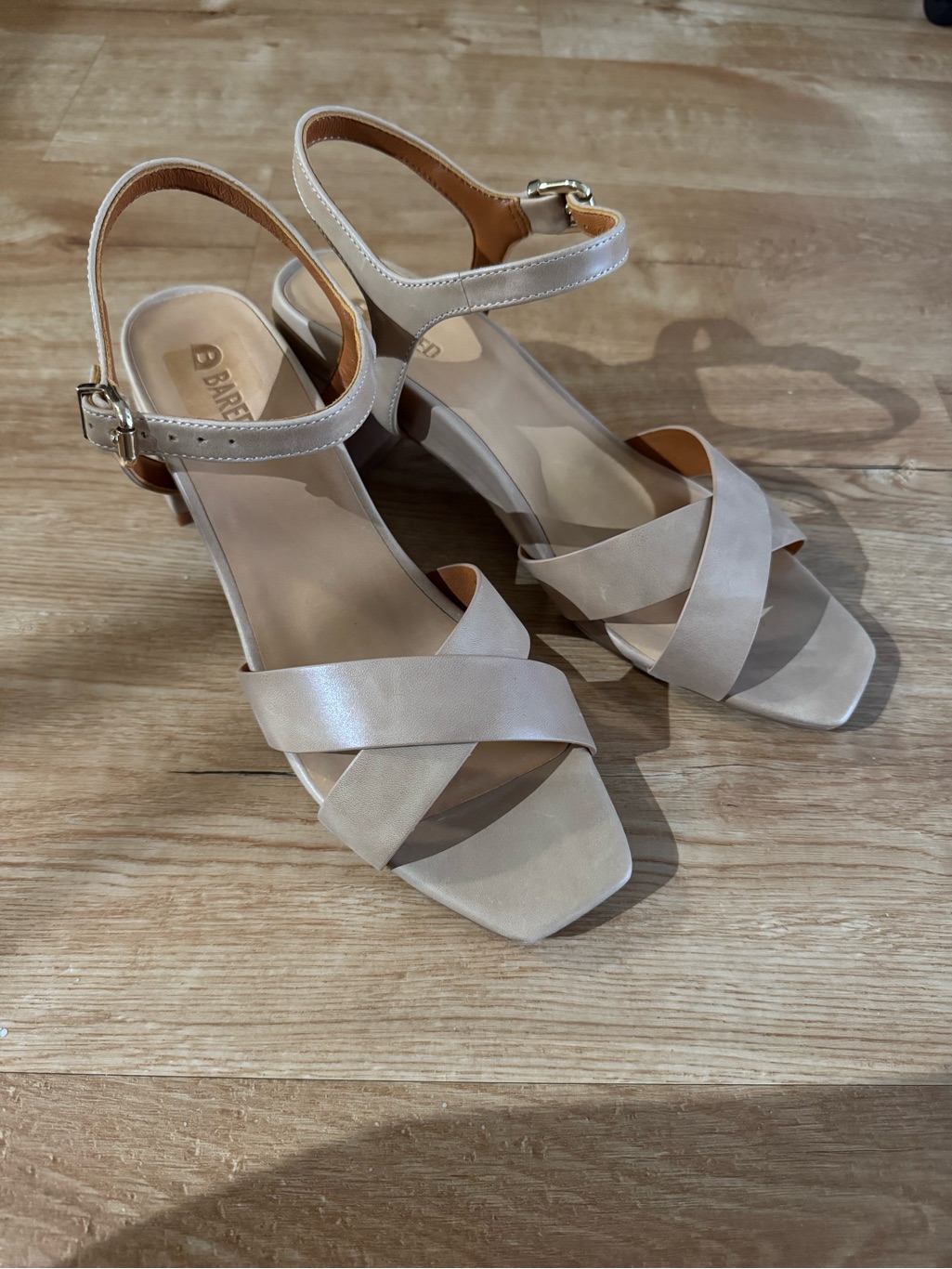 Bared Corella Women’s Tan Strappy Block Heel Sandal Size 39 — image 8 of 8